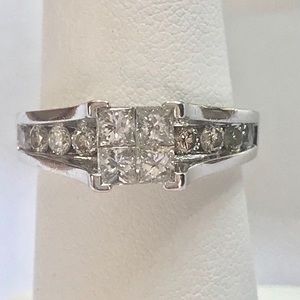1.14 ctw diamond ring in 14 kt WG read description